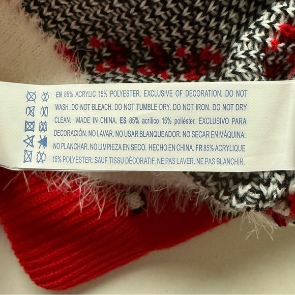 Christmas Red Knit Candy Cane Mini Skirt M Red Knit Red Bows Size Medium NWT - Picture 11 of 15